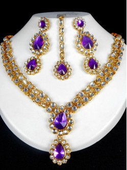 Kundan Jewelry Set